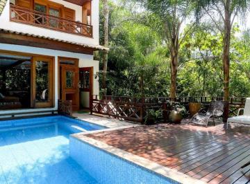 Casa · 400m² · 5 Quartos · 6 Vagas · Casa à VENDA no Condomínio Iporanga em Guarujá.