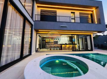 Casa · 338m² · 3 Quartos · 4 Vagas · Residência Exclusiva com Vista para a Serra do Japy – Sofisticação