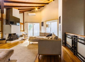 19057_i5N91clJ3O38V1H2n16_1905768a33ccc07f9e.jpg · ENCANTADORA CASA MUITO BEM LOCALIZADA, REFORMADA E ILUMINADA!