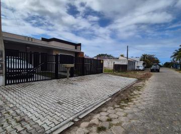 Casa de 3 quartos, Pontal do Paraná · EXCELENTE CASA COM PISCINA BALNEÁRIO MIAMI PONTAL DO PARANÁ