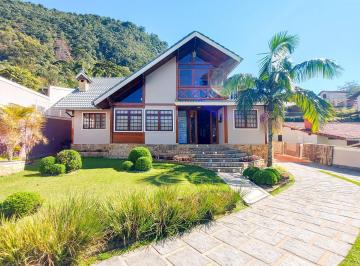 Casa · 228m² · 4 Quartos · 4 Vagas · Casa de 5 quartos no bairro Comary, Teresopolis.