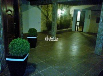 Casa · 300m² · 3 Quartos · 3 Vagas · Casa disponível para venda no bairro Santa Mônica em Uberlândia MG