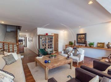 Casa · 310m² · 3 Quartos · 2 Vagas · Mansão à venda próximo ao Parque Ibirapuera com 310m², 3 suítes e 3 vagas de garagem