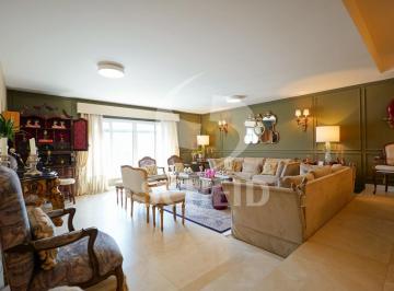 Apartamento · 211m² · 3 Quartos · 4 Vagas · Real Parque, apartamento impecável, moderno!
