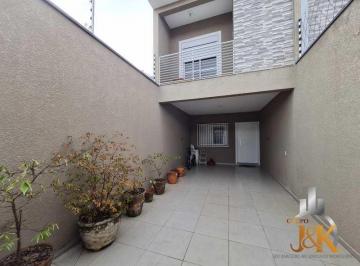 Casa · 120m² · 3 Quartos · 2 Vagas · Vende aconchegante sobrado em rua sem saída, com 03 dormitórios (02 suítes), amp