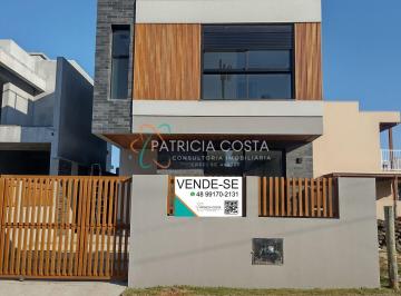 Casa · 116m² · 3 Quartos · 1 Vaga · Casa Novinha á venda no Ambrósio-Garopaba/SC