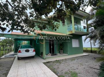 Casa · 135m² · 3 Quartos · 1 Vaga · Casa Alvenaria em Ferraz, Garopaba/SC