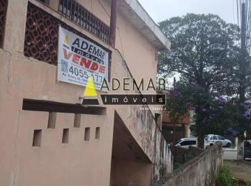 Casa · 238m² · 4 Quartos · 1 Vaga · Vende se otimo terreno com um casa antiga