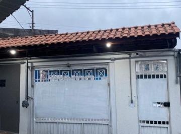 Casa · 62m² · 2 Quartos · 1 Vaga · Sobrado com 2 Dormitórios, 1 Vaga e com 62M² em Parada XV de Novembro por R$...