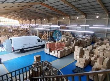 Comercial · 5000m² · 1 Quarto · 8 Vagas · 2 Galpões integrados em Ferraz de Vasconcelos divisa com Itaim Paulista SP