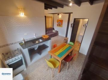 Foto 01 · Casa com 2 dormitórios a venda ou locação anual em Cambury lado praia