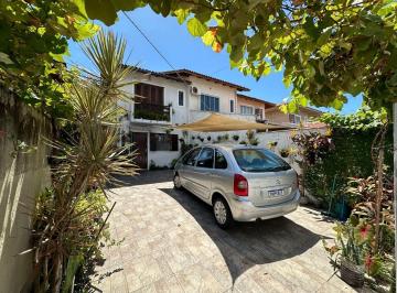casa-com-3-dormitorios-a-venda-100-m-por-r-420-000-00-barra-do-aririu-palhoca-sc1739309667418dlhgt.jpg · Imoveis - na Barra do Aririú