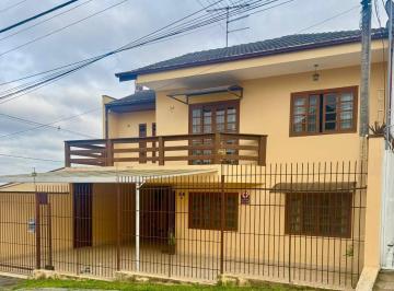 Casa · 230m² · 3 Quartos · Lindo sobrado no bairro Portão!