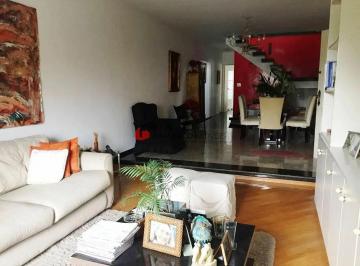 Casa · 223m² · 3 Quartos · 2 Vagas · Sobrado em Olímpico