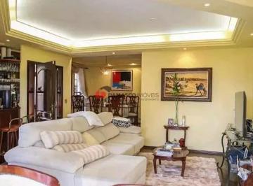 Casa · 245m² · 3 Quartos · 4 Vagas · Sobrado em Cerâmica