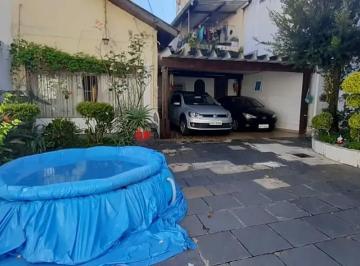 Casa · 380m² · 2 Vagas · Casa em Cerâmica