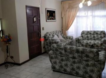 Casa · 242m² · 4 Quartos · 2 Vagas · Sobrado em Olímpico