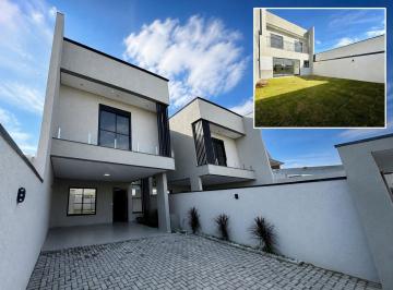 Casa · 170m² · 3 Quartos · 2 Vagas · Sobrado com Suíte Master e Amplo Terreno Frente e Fundos no Aristocrata em SJP