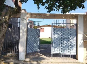 Casa · 181m² · 2 Quartos · Terreno com 2 casas