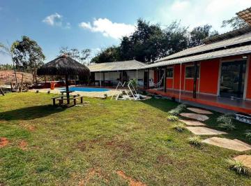 Rural · 20000m² · 3 Quartos · 1 Vaga · Vendo fazendinha de 2 hectares em Pedras com excelente localização!