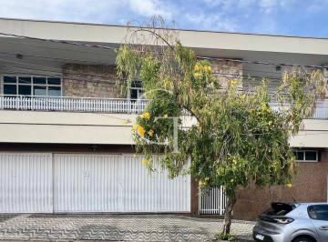 Casa à Venda no Centro de Salto – Ideal para Uso Comercial · Casa à Venda no Centro de Salto – Ideal para Uso Comercial