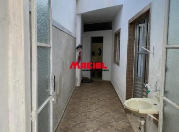 Casa · 200m² · 3 Quartos · 1 Vaga · Excelente sobrado em fino acabamento em bairro tranquilo fica a 3 quilometro do centro