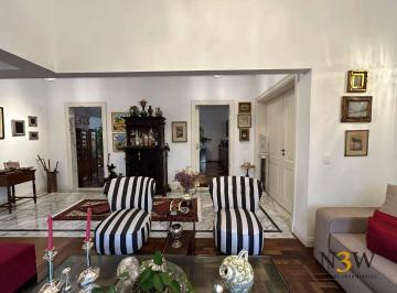 dca330d094de4fa8459bbf1b9b325ce4daa86ecb · Casa à venda no Pacaembu São Paulo SP com 455m² de área construída, 5 dormitórios (4 suítes) e 6 vag