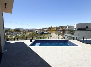 Quintal com piscina · Imóvel à venda: Casa com 3 quartos, suíte e garagem no Villa Verde Bragança, SP