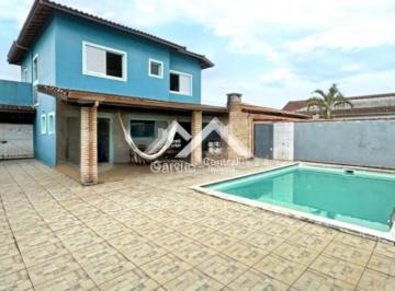 Casa · 226m² · 4 Quartos · 4 Vagas · Sobrado em condomínio em Peruíbe