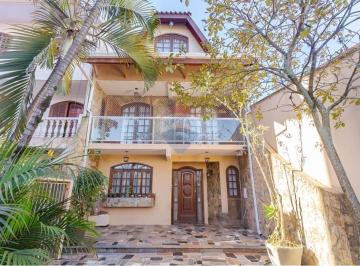 Casa · 250m² · 5 Quartos · 4 Vagas · Magnífico Sobrado 5 Quartos no Água Verde