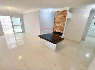 Apartamento · 140m² · 3 Quartos · 2 Vagas · Apartamento de 3 quartos sendo uma suíte reformado com porcelanato a 10 metros da praia do Tombo