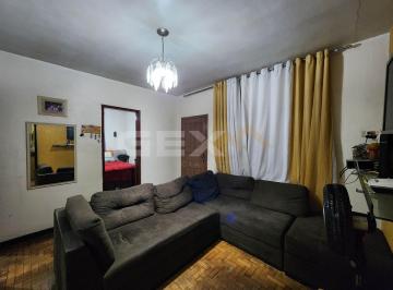 Casa · 180m² · 4 Quartos · 2 Vagas · Casa à venda no Centro, 4 quartos, e 2 vagas.