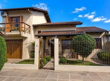 Casa · 102m² · 3 Quartos · Casa aconchegante em localização tranquila no Centro