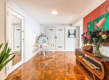 Apartamento · 358m² · 3 Quartos · 3 Vagas · Apartamento à venda com planta generosa em Higienópolis.