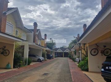 Casa · 290m² · 4 Quartos · 3 Vagas · Condomínio fechado com segurança, privacidade, tranquilo e arborizado.