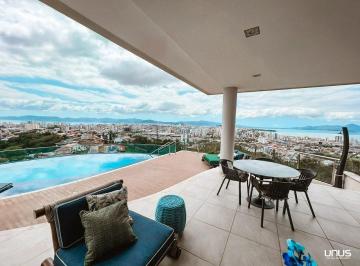 Casa · 1000m² · 4 Quartos · 8 Vagas · Casa no Bosque das Mansões