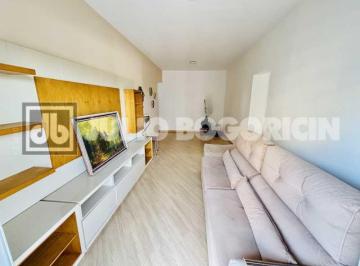 Apartamento · 70m² · 2 Quartos · 1 Vaga · Excelente apartamento, 2 quartos, varanda, vaga de garagem escriturada. Prédio c