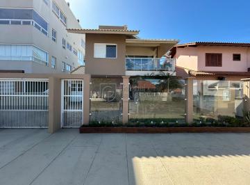 Casa · 253m² · 3 Quartos · 5 Vagas · Casa quadra-mar nos Açores