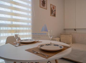 Apartamento · 55m² · 2 Quartos · 1 Vaga · Apartamento no bairro Itacorubi, 2 dormitórios, atrás do hotel Mercury, reformado e alugado por R$ 3