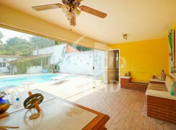 Casa · 500m² · 4 Quartos · 3 Vagas · Casa térrea residencial com 500m2, 4 Suites e 3 vagas, em ótima localização no Jd. Petropolis