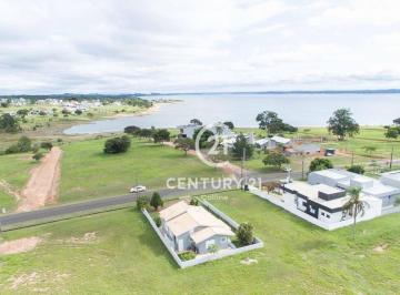 53dbdffd4b601074926da11c04f3be6487b023f1 · Casa à venda no Riviera de Santa Cristina XIII em Paranapanema/SP