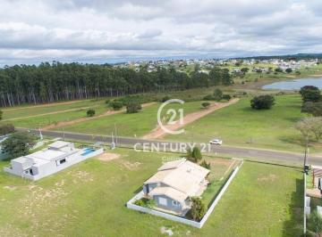 fe9249a177e011d64bc732c1b0a27b646eb688d1 · Casa à venda no Riviera de Santa Cristina XIII em Paranapanema/SP