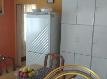 Foto 01 · Casa térrea à venda com 3 quartos, 1 sala, 2 banheiros e 2 vagas de garagem em localização privilegi