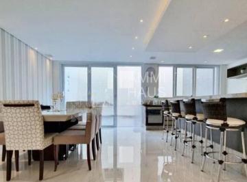 Casa · 369m² · 3 Quartos · 2 Vagas · Sobrado em Portão - Curitiba