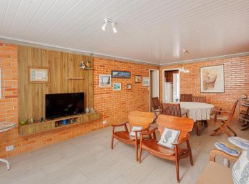 Foto 01 · Casa térrea frente mar à venda em Ubatuba-São Francisco do Sul-SC, 4 quartos, 2 suítes, 206,49 m²