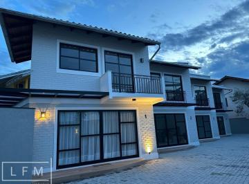 Casa · 70m² · 2 Quartos · 1 Vaga · sobrado em Penha Sc pronto para morar