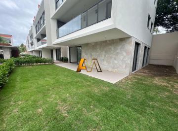 Apartamento · 196m² · 3 Quartos · 1 Vaga · VILLAGE 3 SUÍTES EM GUARAJUBA