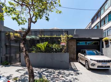 Comercial · 350m² · 2 Vagas · Casa comercial na Rua Clemente Pereira, 143 • 350 m²