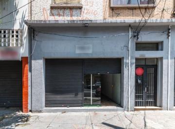 Comercial · 50m² · 4 Quartos · 1 Vaga · Loja na Rua Silva Bueno, N. 832 • 50 m²