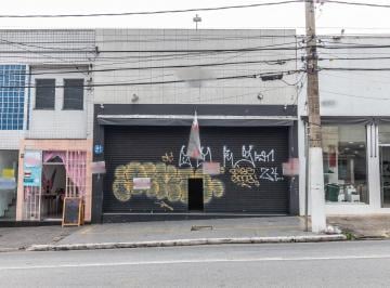 Comercial · 210m² · 1 Vaga · Loja na Avenida Lins de Vasconcelos, N. 1055 • 210 m²